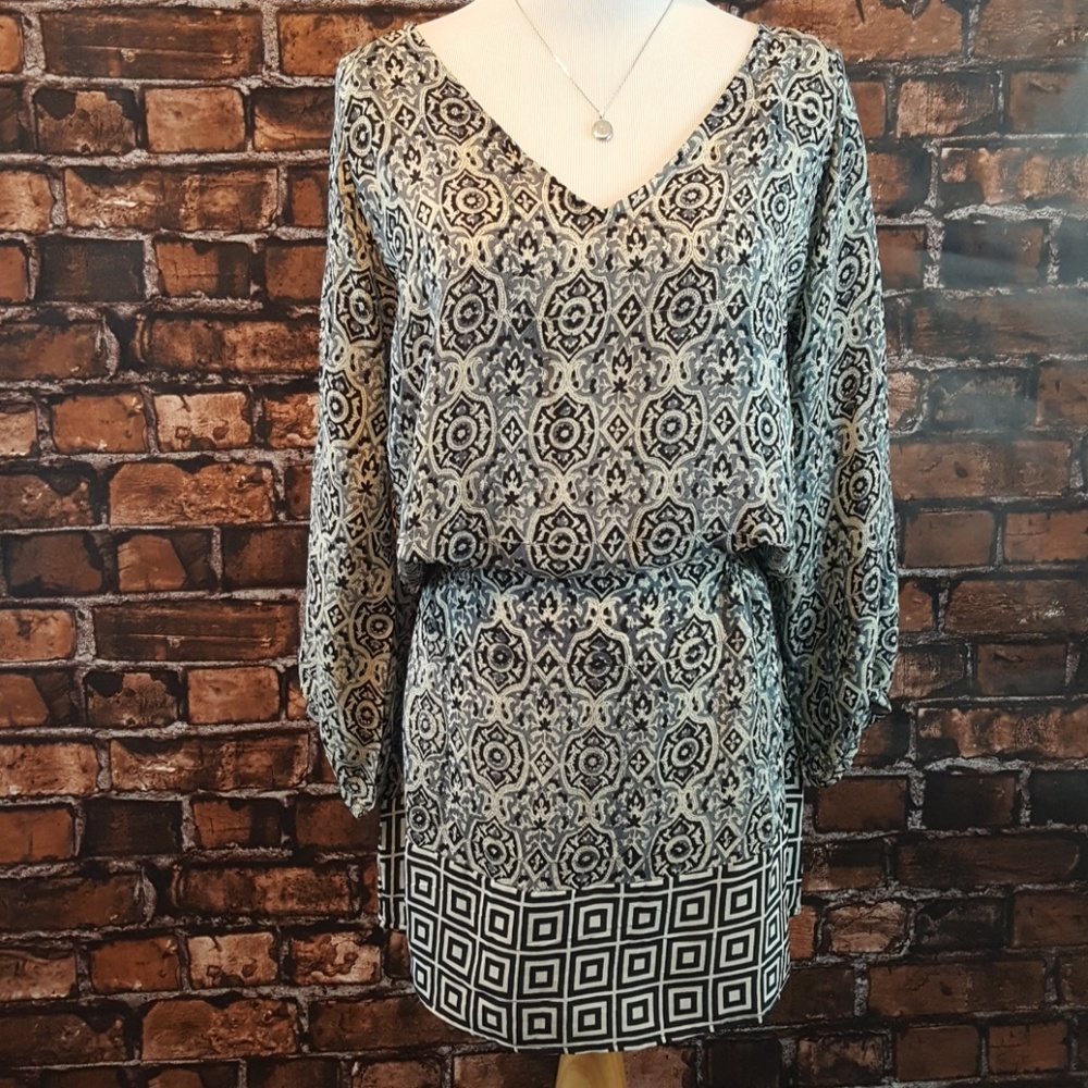 LAST CHANCE! CLOSET CLOSING! Patterned silk tunic black blue-gray off-white XS